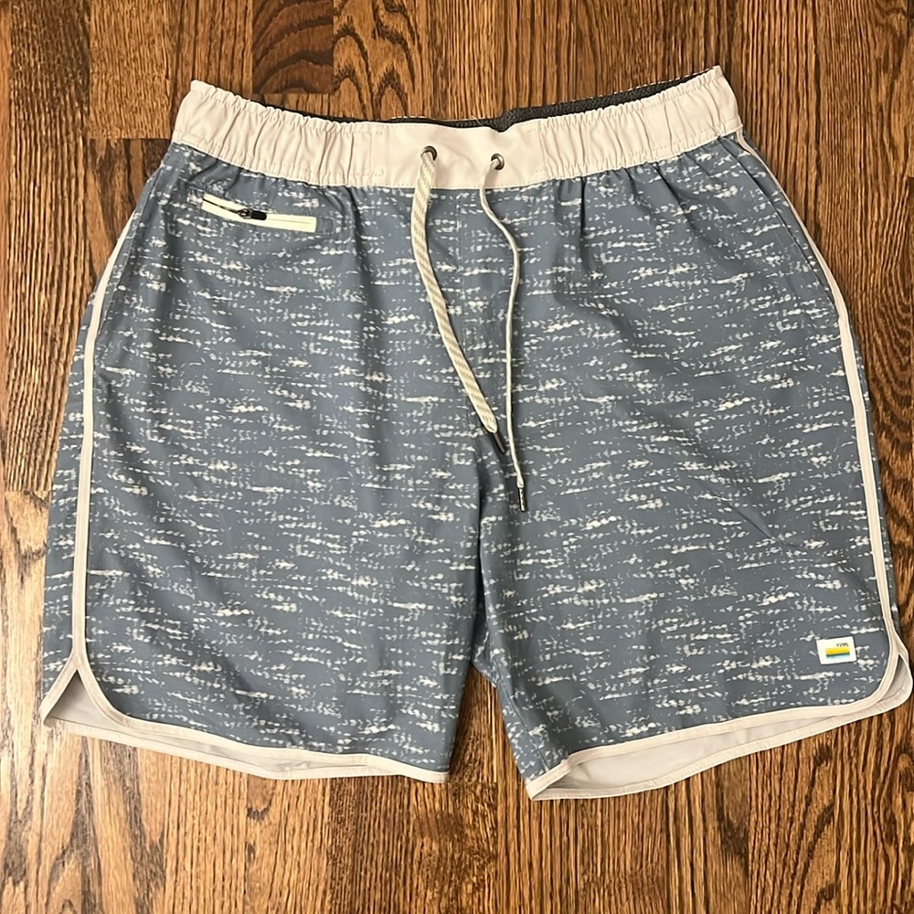 Vuori Shorts